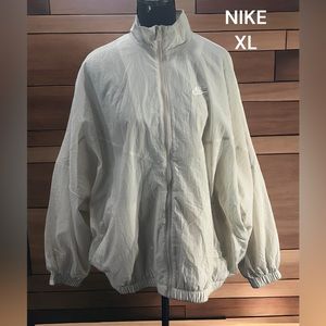 WOMENS NIKE, CREAM, OVER-SIZED XL WINDBREAKER. NWT